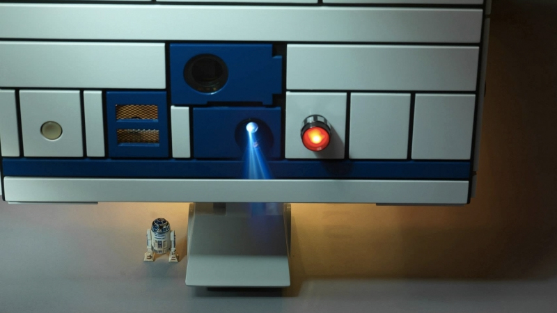 Illustration for article titled All Your Home Really Needs Is This R2-D2 Pinball Machine Coffee Table